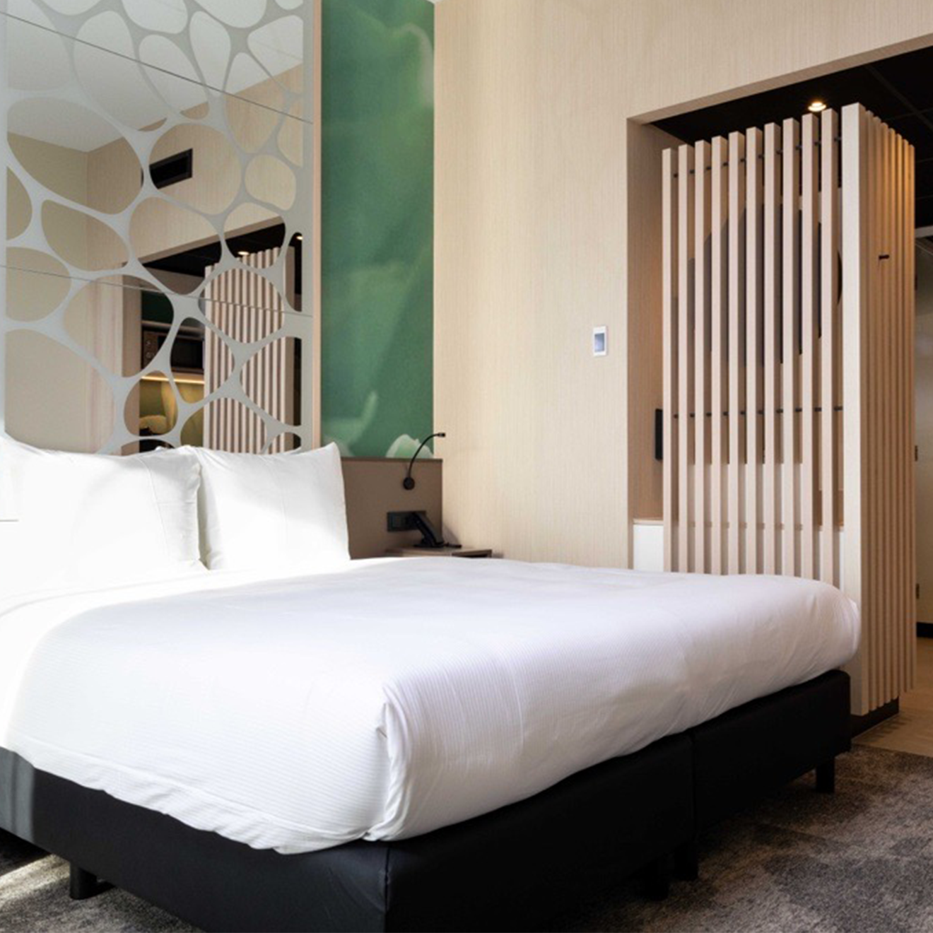 hotels & restaurants