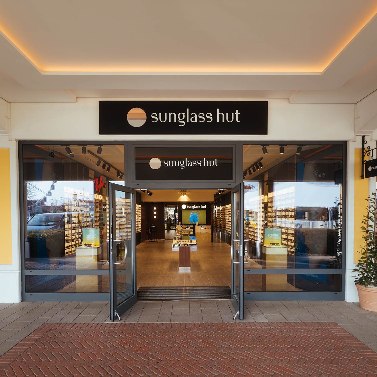 SunglassHut